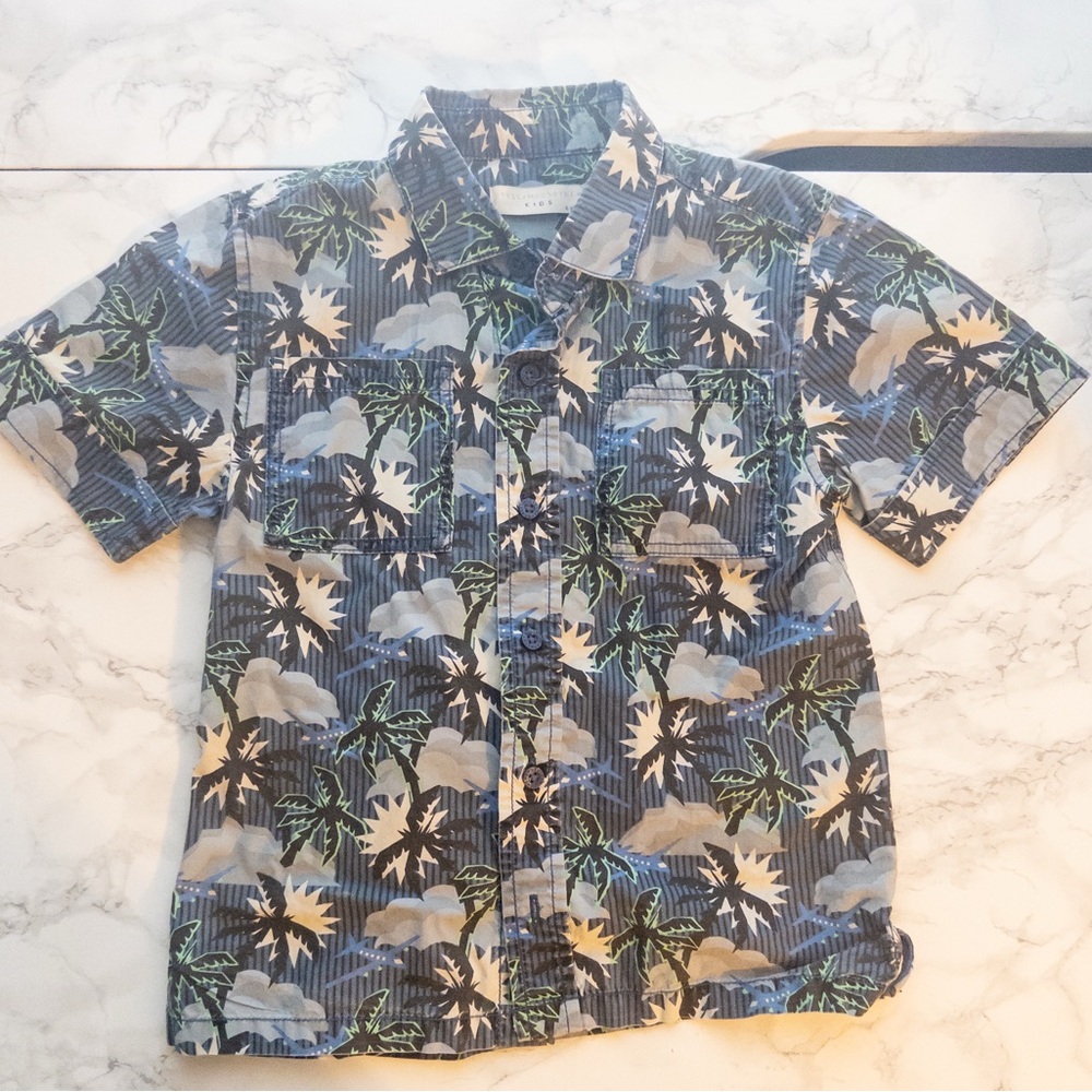 EUC Stella McCartney Kids size 6 button down short sleeve tropical travel shirt